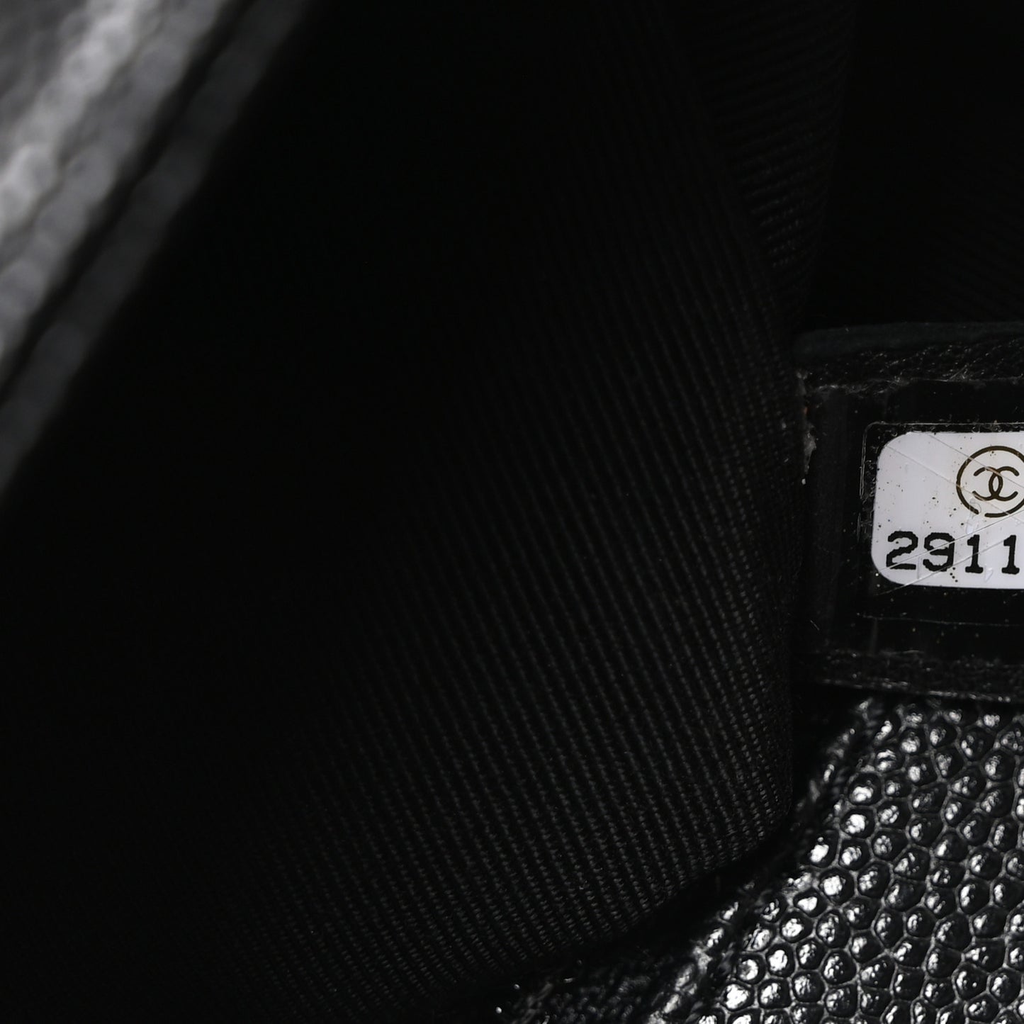 Caviar Quilted New Medium Boy Flap Black