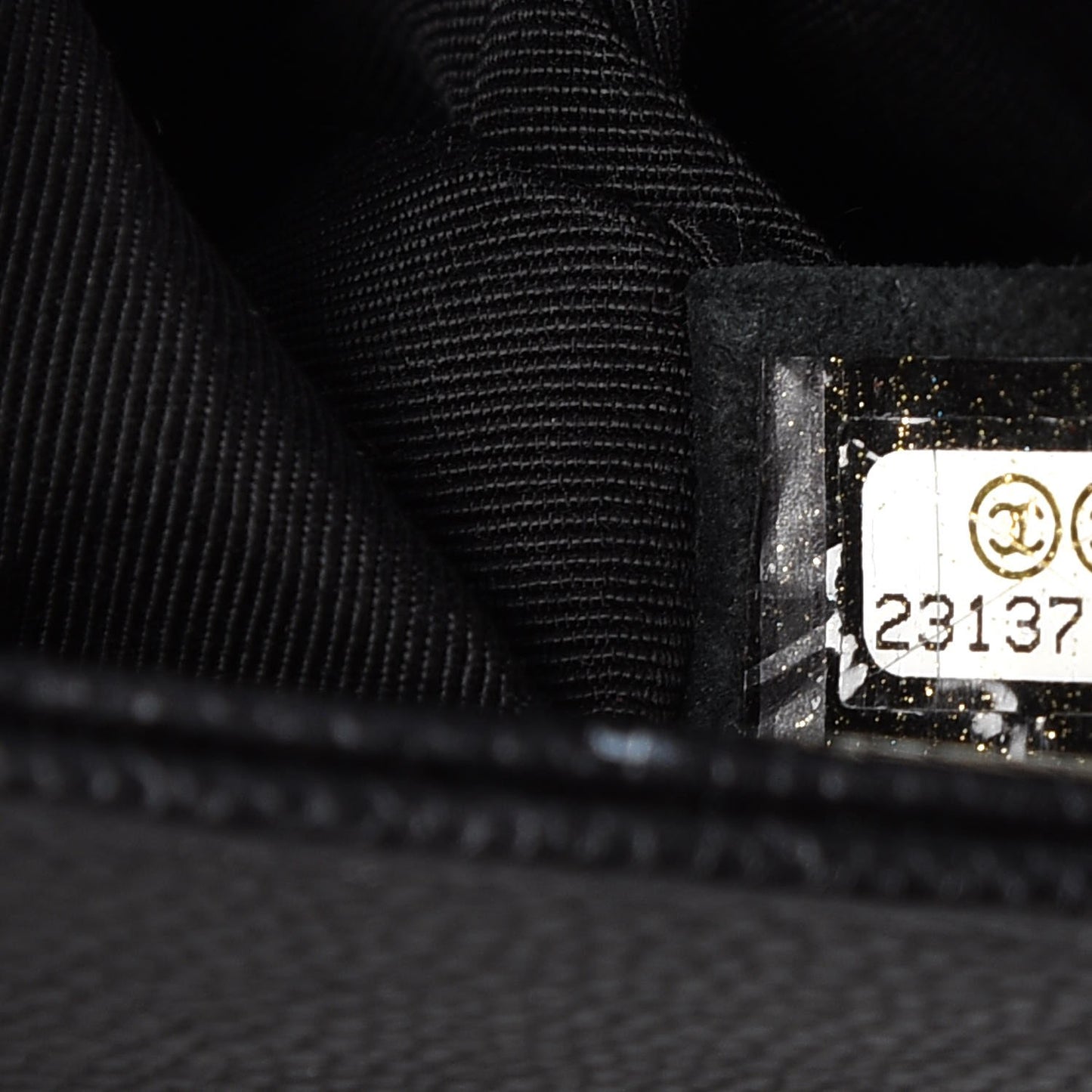 Caviar Quilted Medium Boy Flap Black
