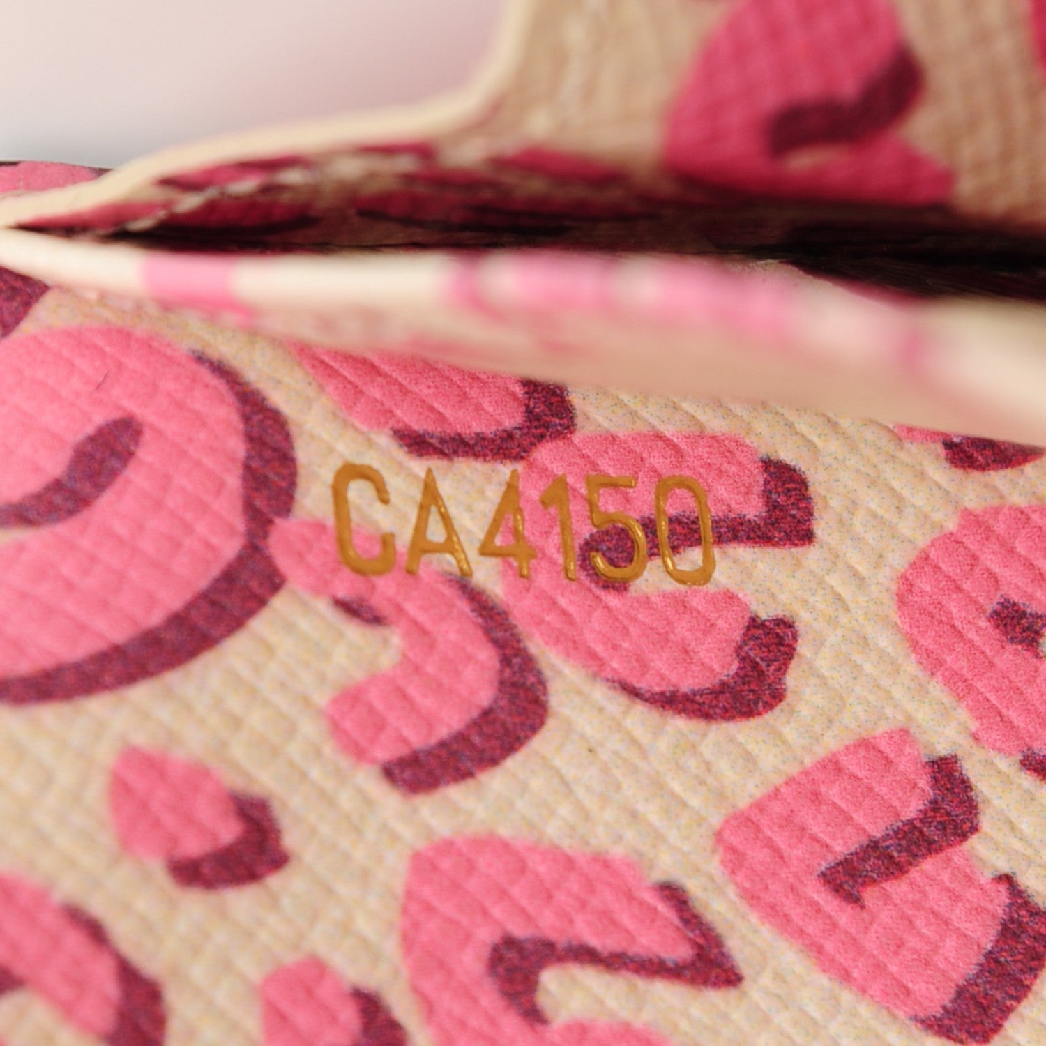 Louis Vuitton Monogram Leopard Sarah Wallet Blanc Corail 7 of 9