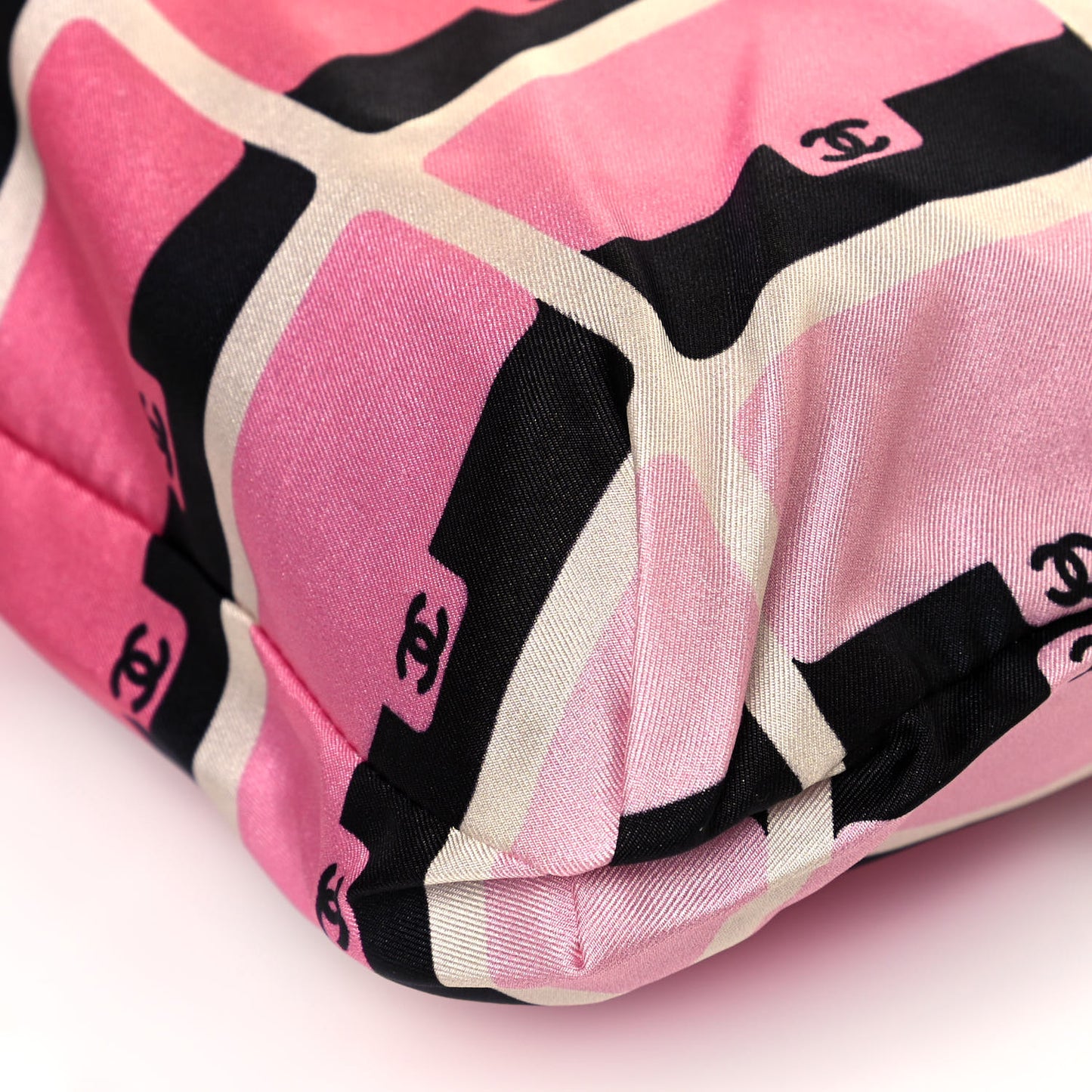 Caviar Fabric Quilted Foldable Tote With Chain Pink Multicolor