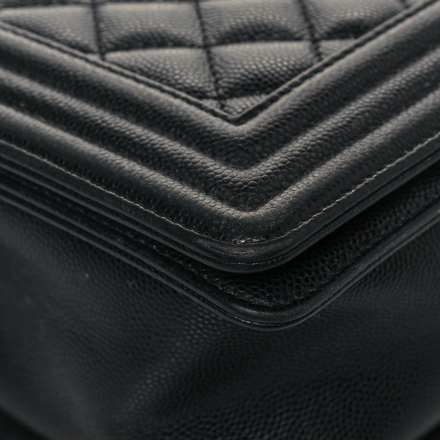 Caviar Quilted New Medium Boy Flap Black