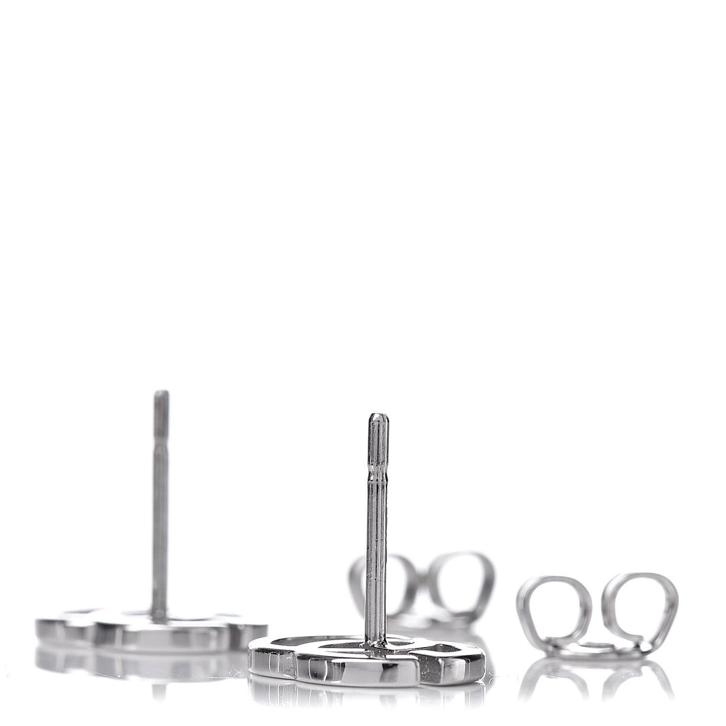 18K White Gold GG Tissue Stud Earrings