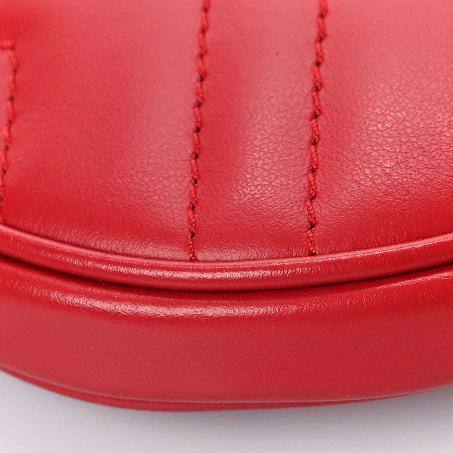 Calfskin Matelasse GG Marmont Round Coin Purse Hibiscus Red