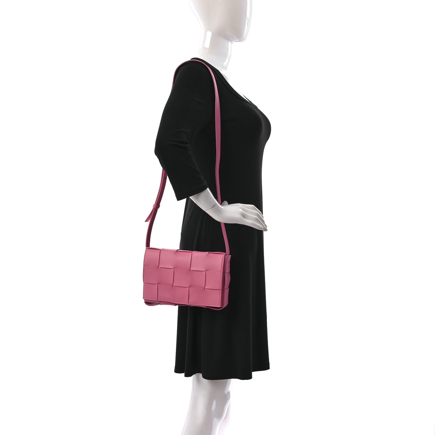Lambskin Maxi Intrecciato Cassette Crossbody Bag Pink
