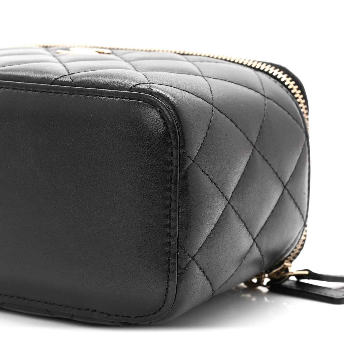Lambskin Quilted Small Top Handle Vanity Case With Chain Black