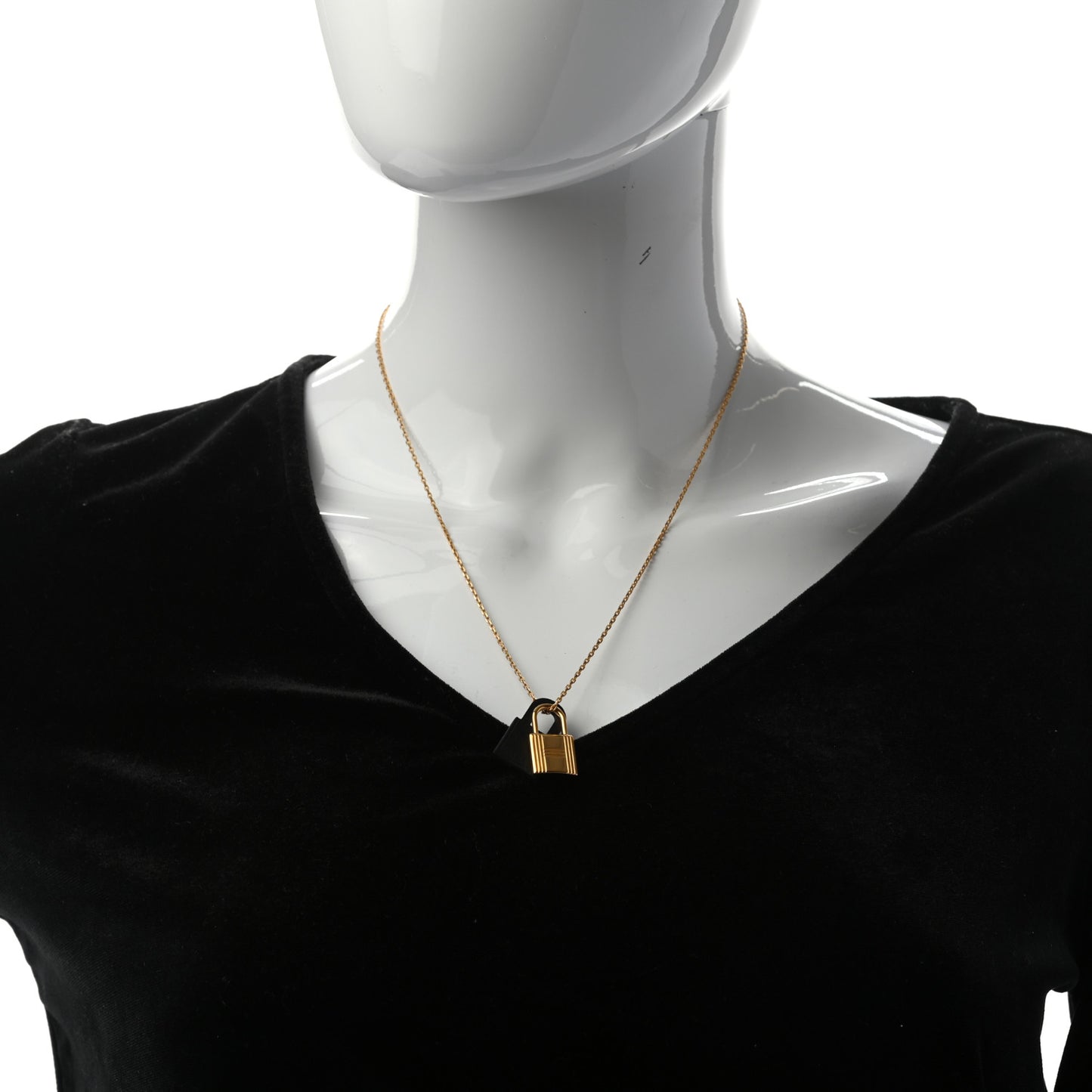 Swift Small O'Kelly Pendant Necklace Black