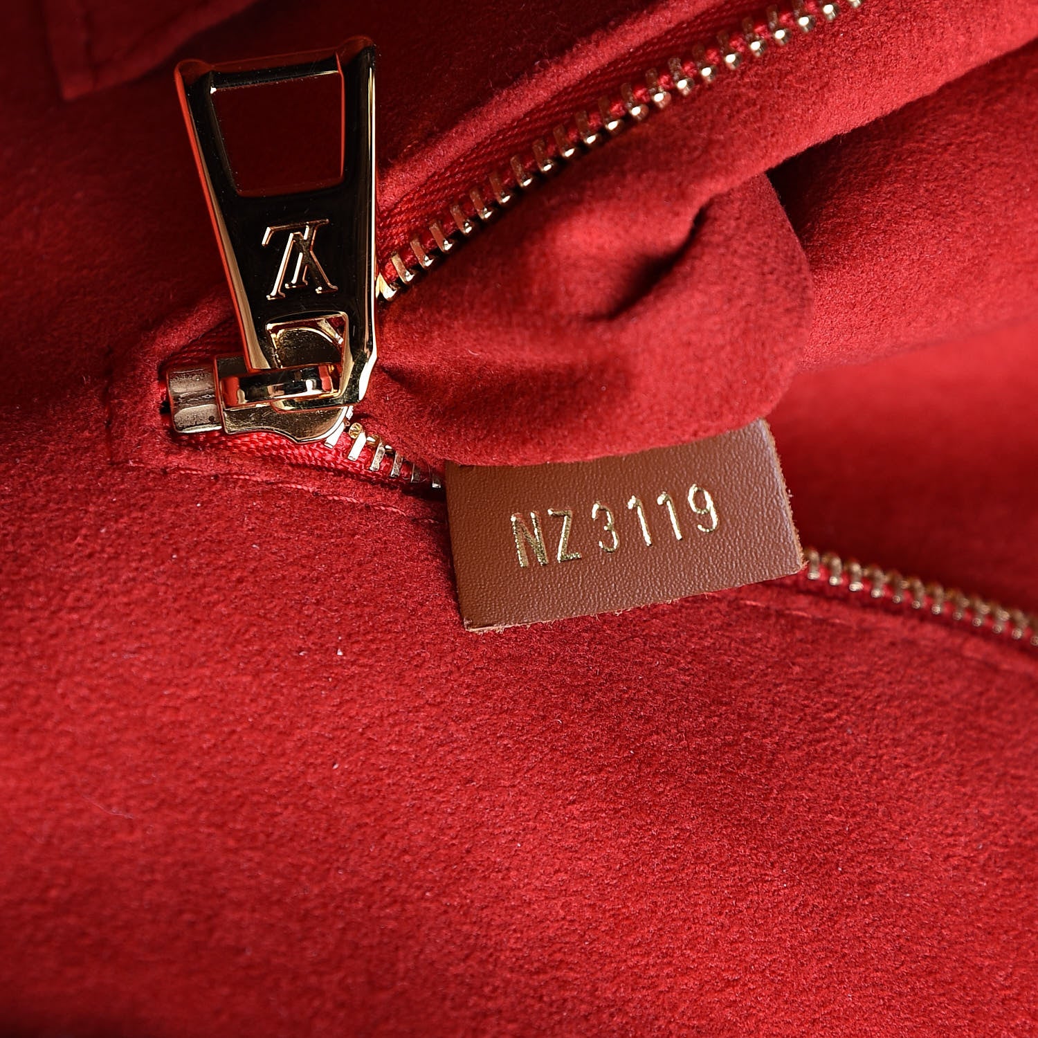 Louis Vuitton Shearling Monogram Giant Teddy Onthego GM Black White 7 of 9