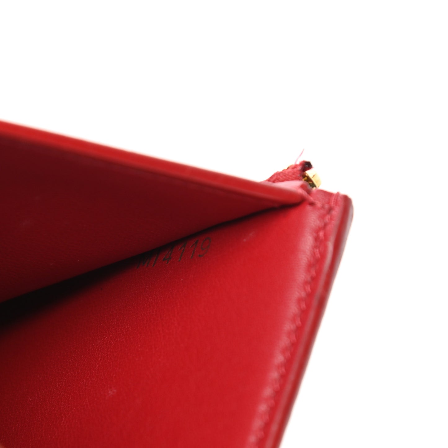 Taurillon Capucines Compact Wallet Rubis