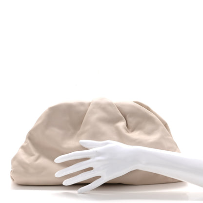Bottega Veneta Smooth Butter Calf The Pouch Oversized Clutch Plaster 2 of 9