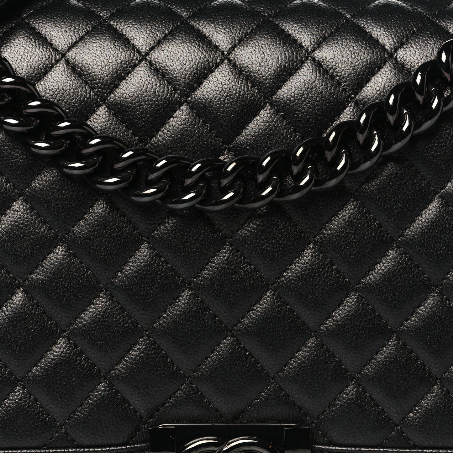 Caviar Quilted New Medium Boy Flap So Black