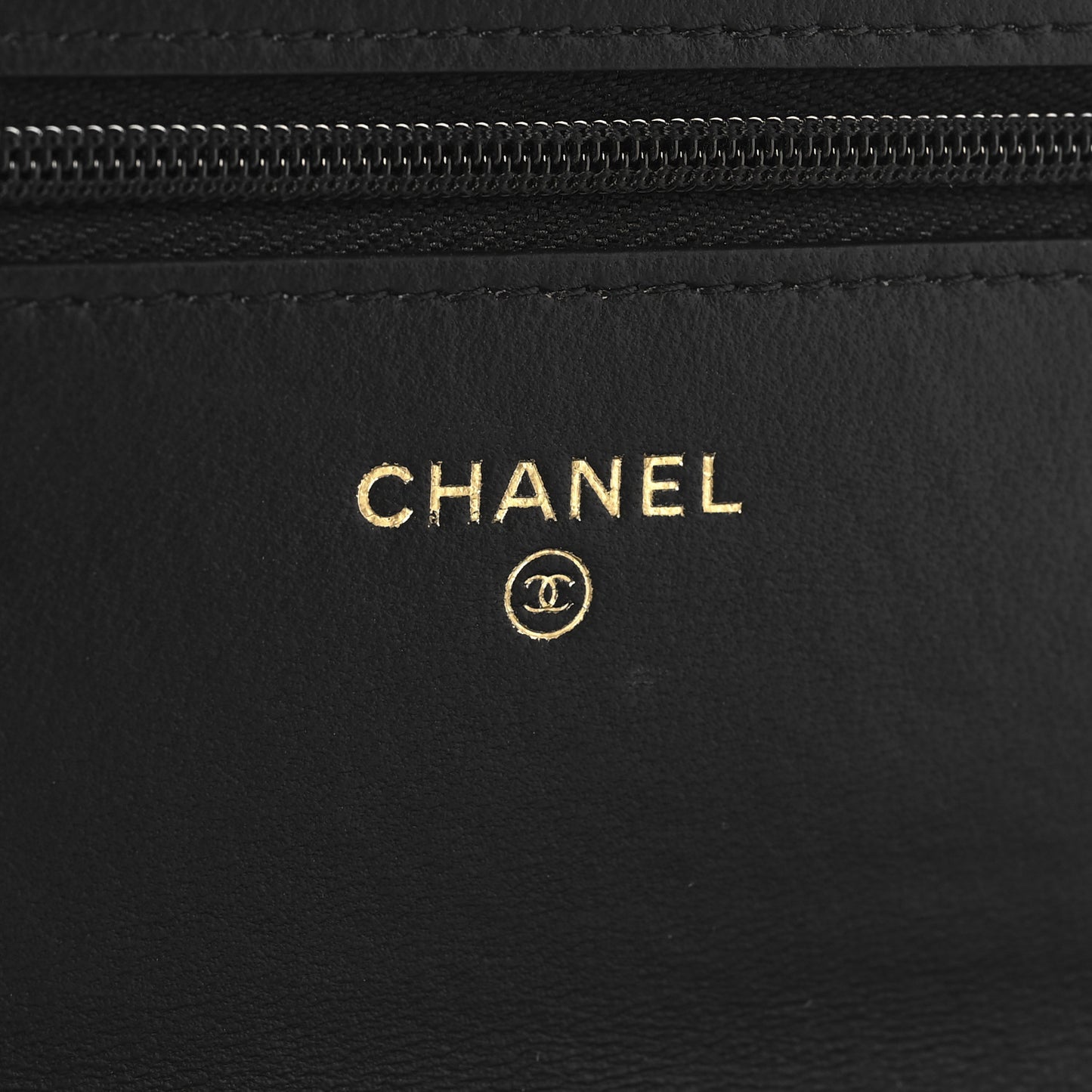 Lambskin Quilted Wallet On Chain WOC White Black