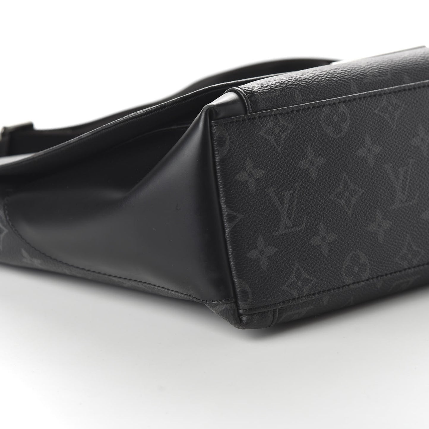 Monogram Eclipse Explorer MM Black