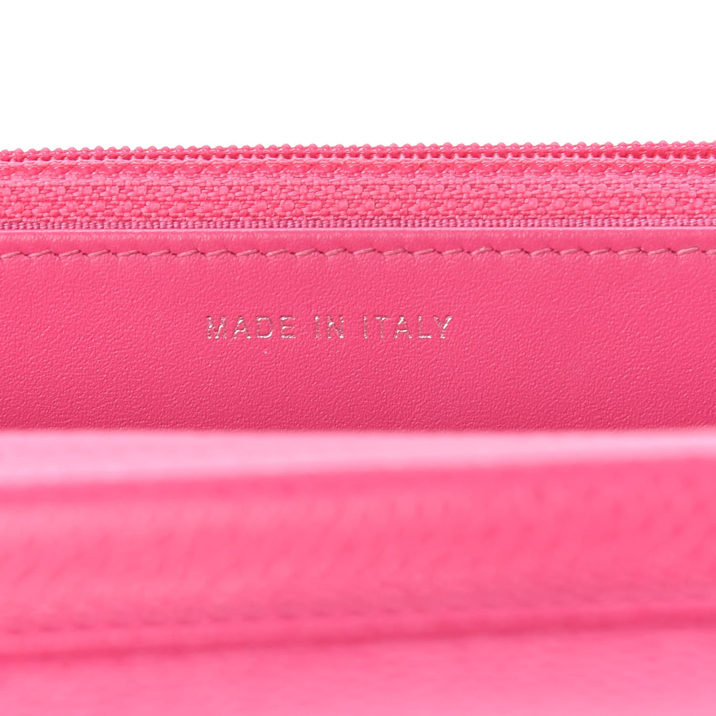 Caviar Quilted Wallet on Chain WOC Pink
