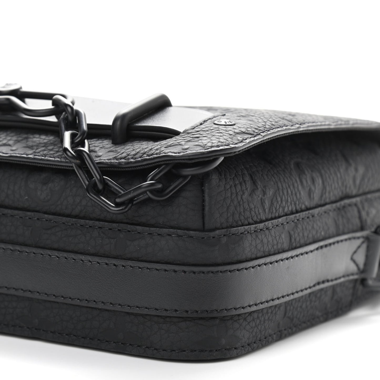Taurillon Monogram Steamer Messenger Black