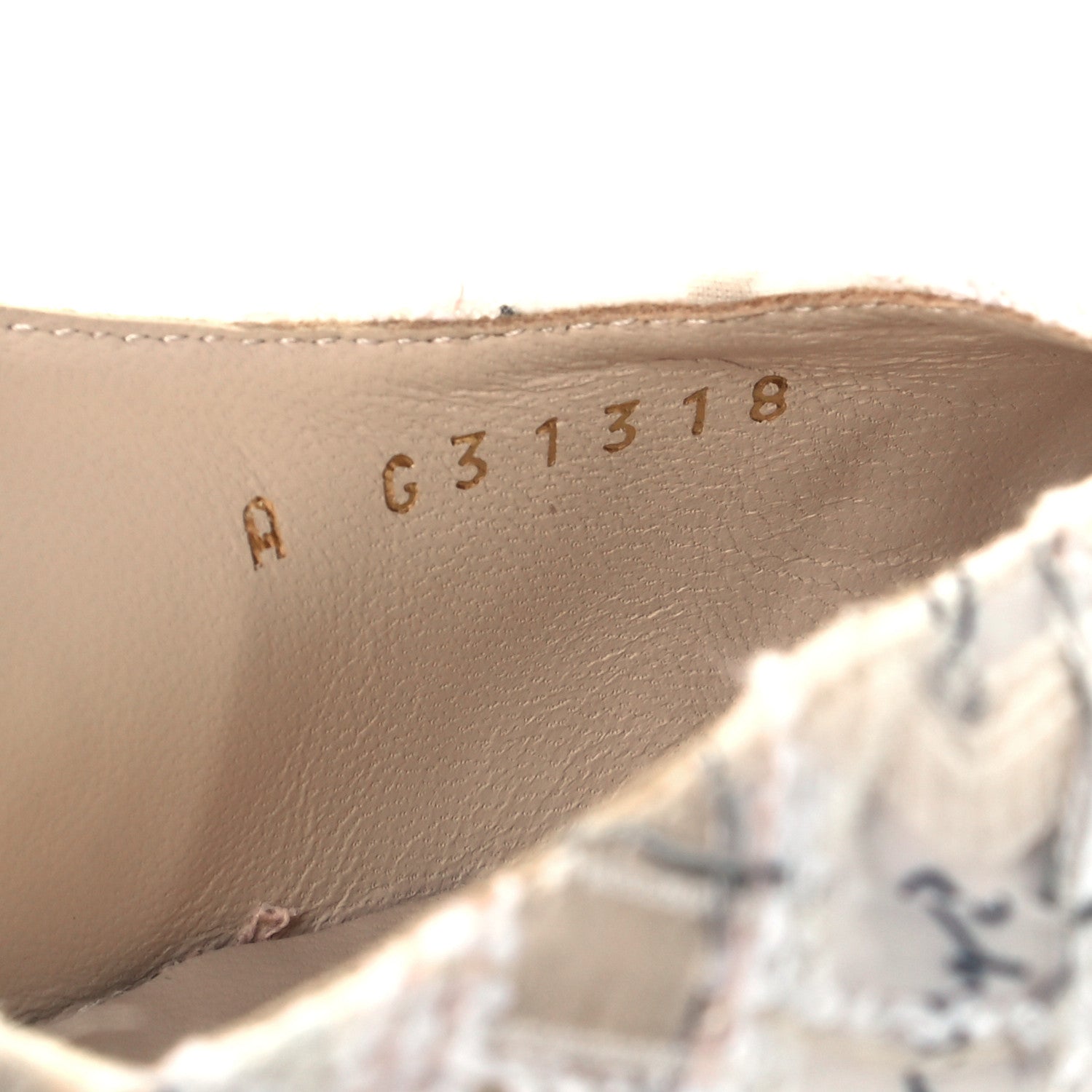 Chanel Tweed Lambskin Cap Toe CC Logo Slingback Pumps 39.5 Ivory Black 9 of 9