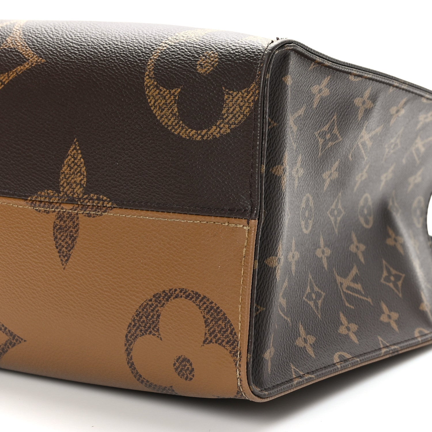 Louis Vuitton Reverse Monogram Giant Onthego MM 8 of 8