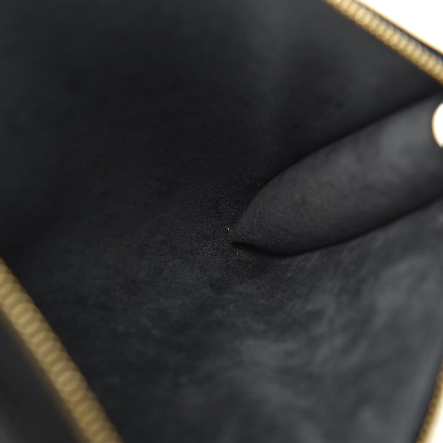 Epi Pochette Accessories 24 Black