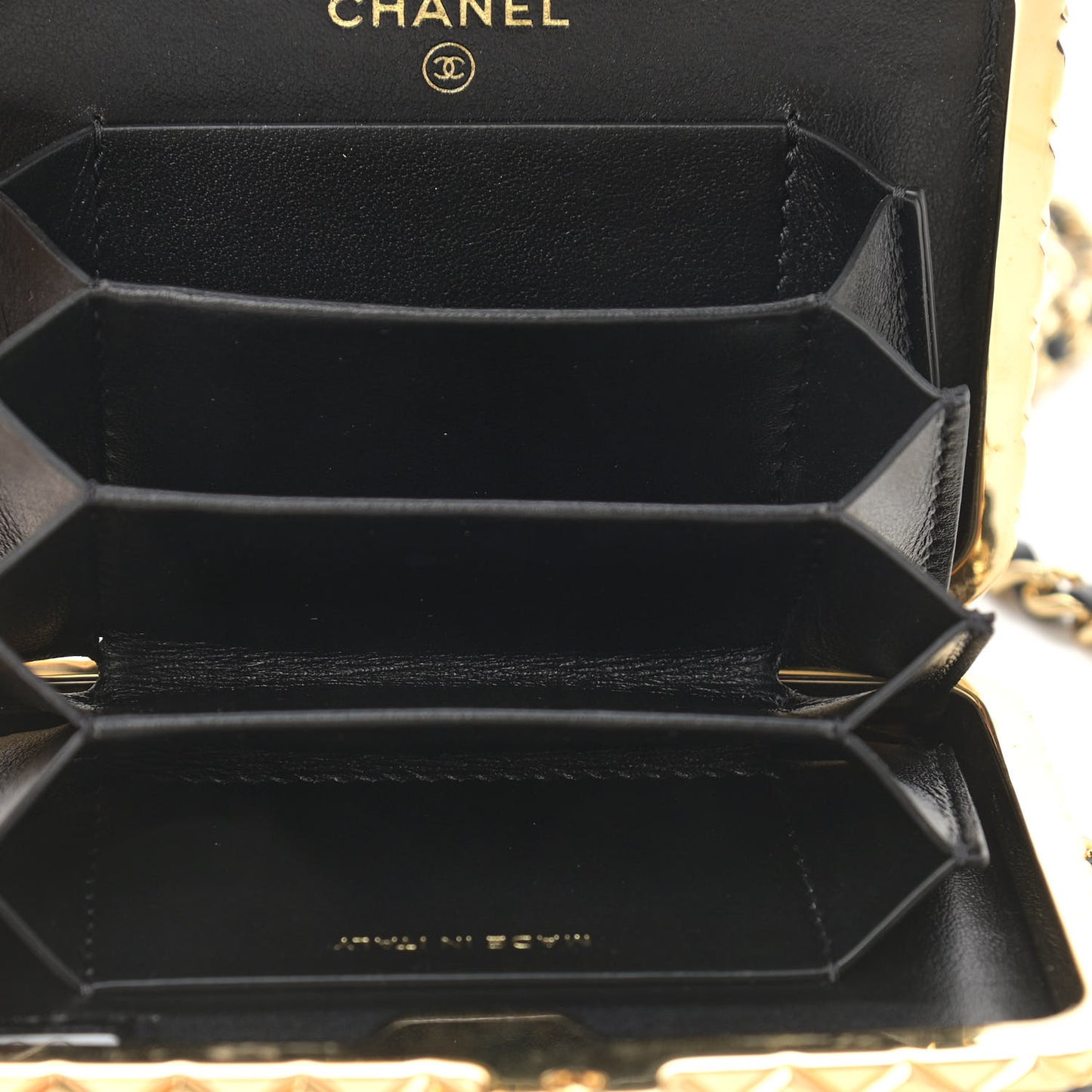 Glazed Goatskin Quilted Small Box With Chain Black