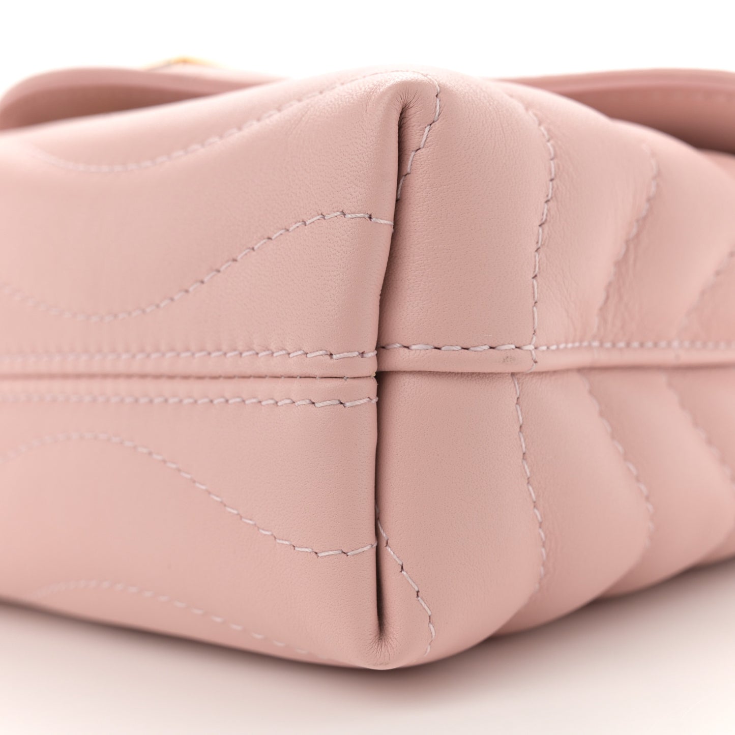 Calfskin New Wave Chain MM NM  Rose Ballerine