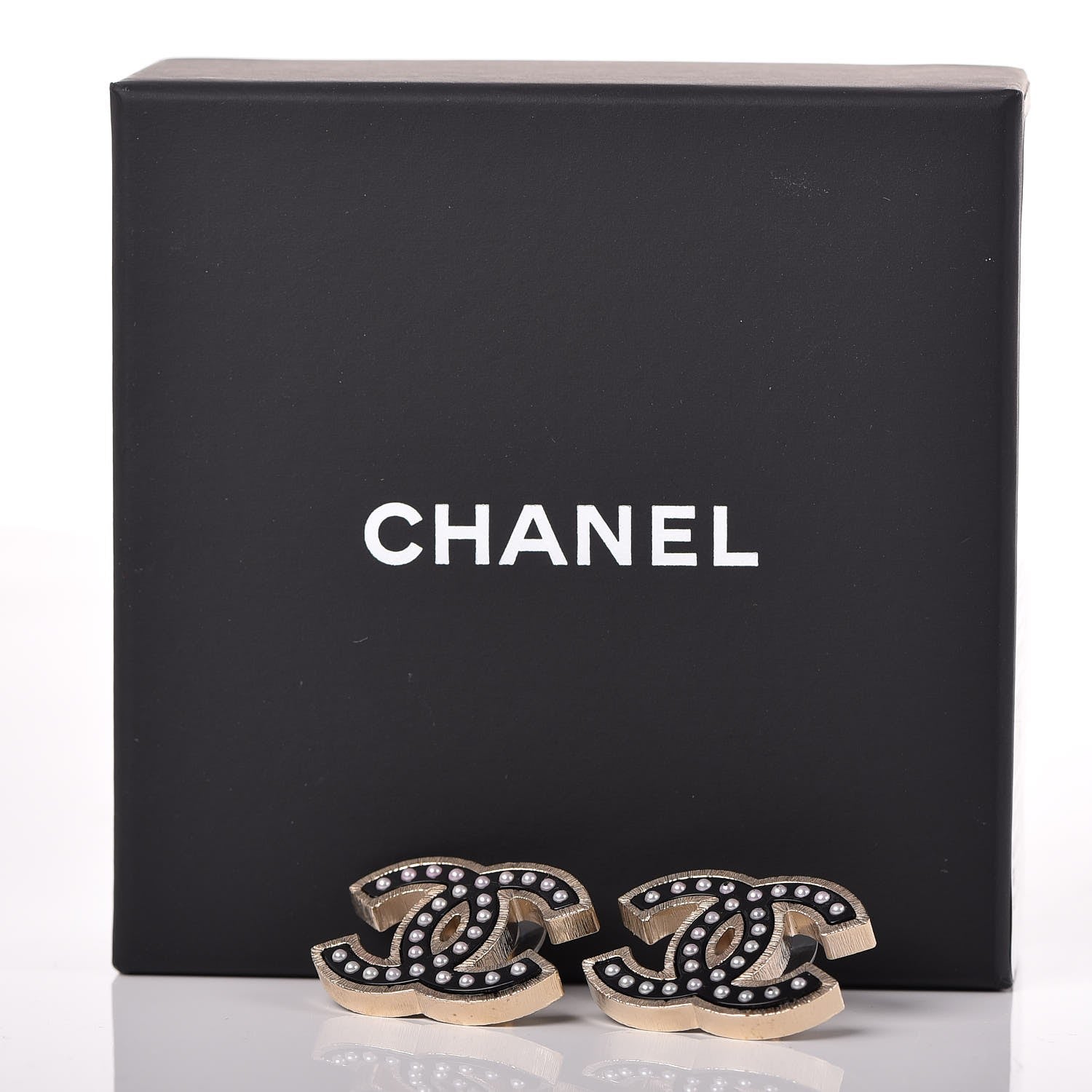 Chanel Resin Pearl CC Earrings Black 7 of 7