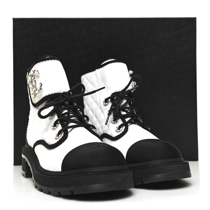 Chanel Fabric Grosgrain Quilted Cap Toe Lace Up Combat Boots 41 White Black 9 of 9