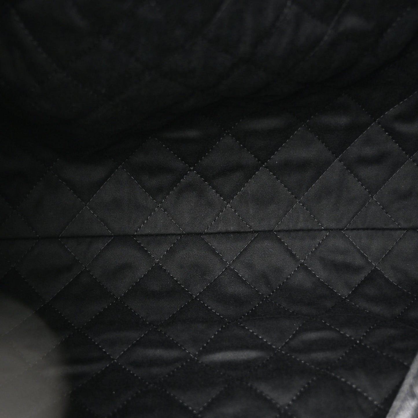 Shiny Calfskin Quilted Chanel 22 Black