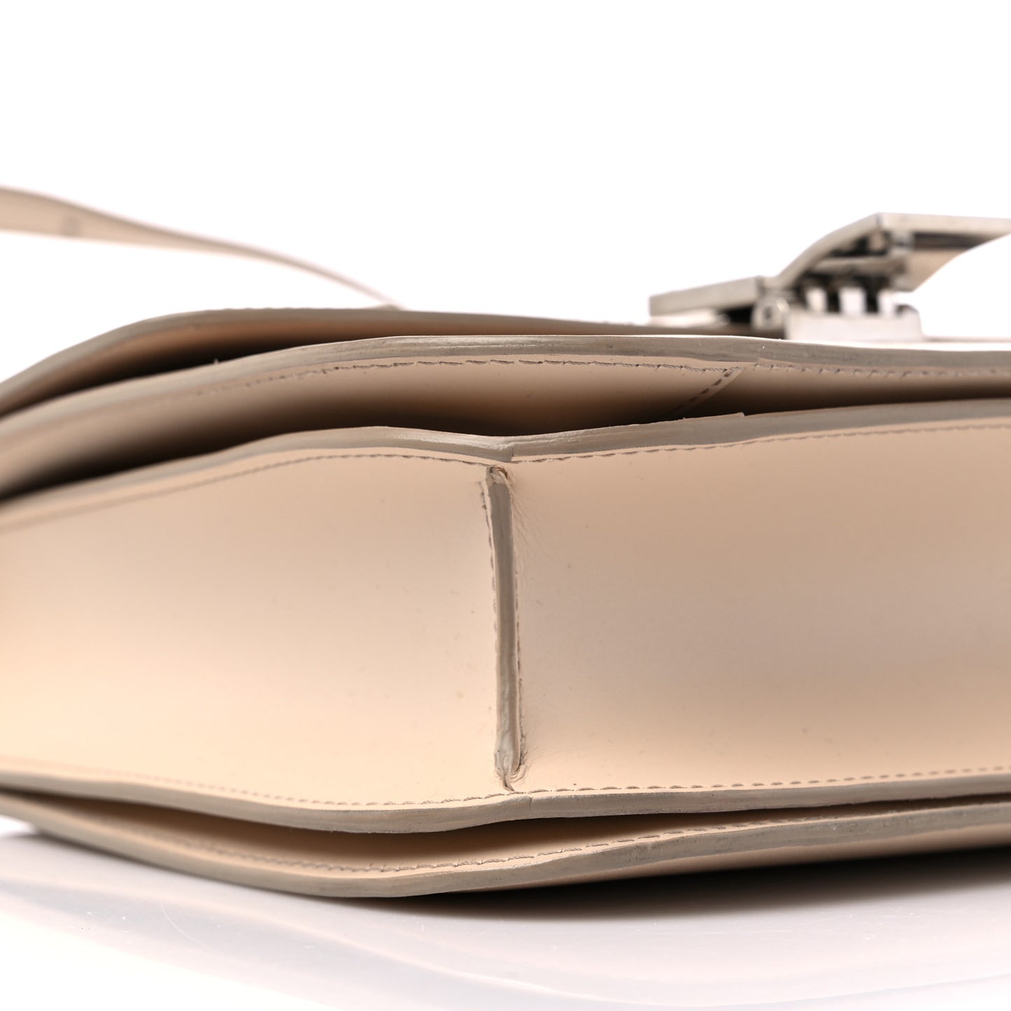 Smooth Calfskin Medium Classic Box Flap Bag White