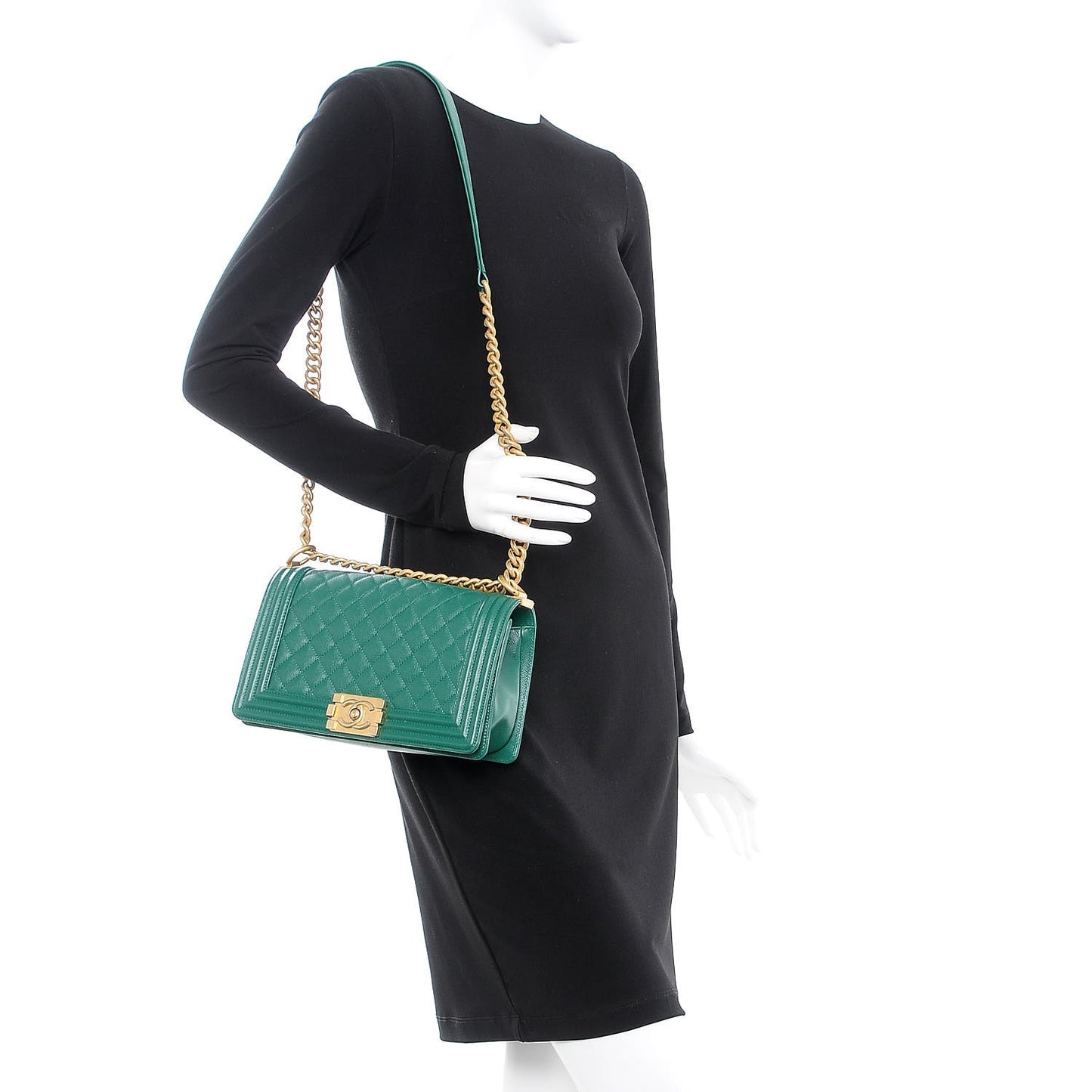 Caviar Quilted Medium Boy Flap Green