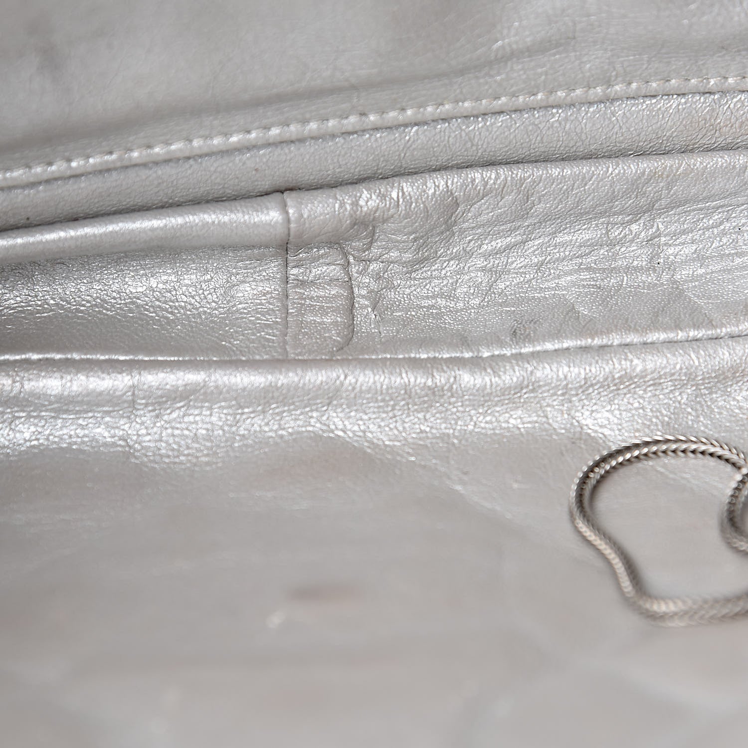 Chanel Metallic Calfskin Quilted 2.55 Reissue Clutch Silver 17 of 25