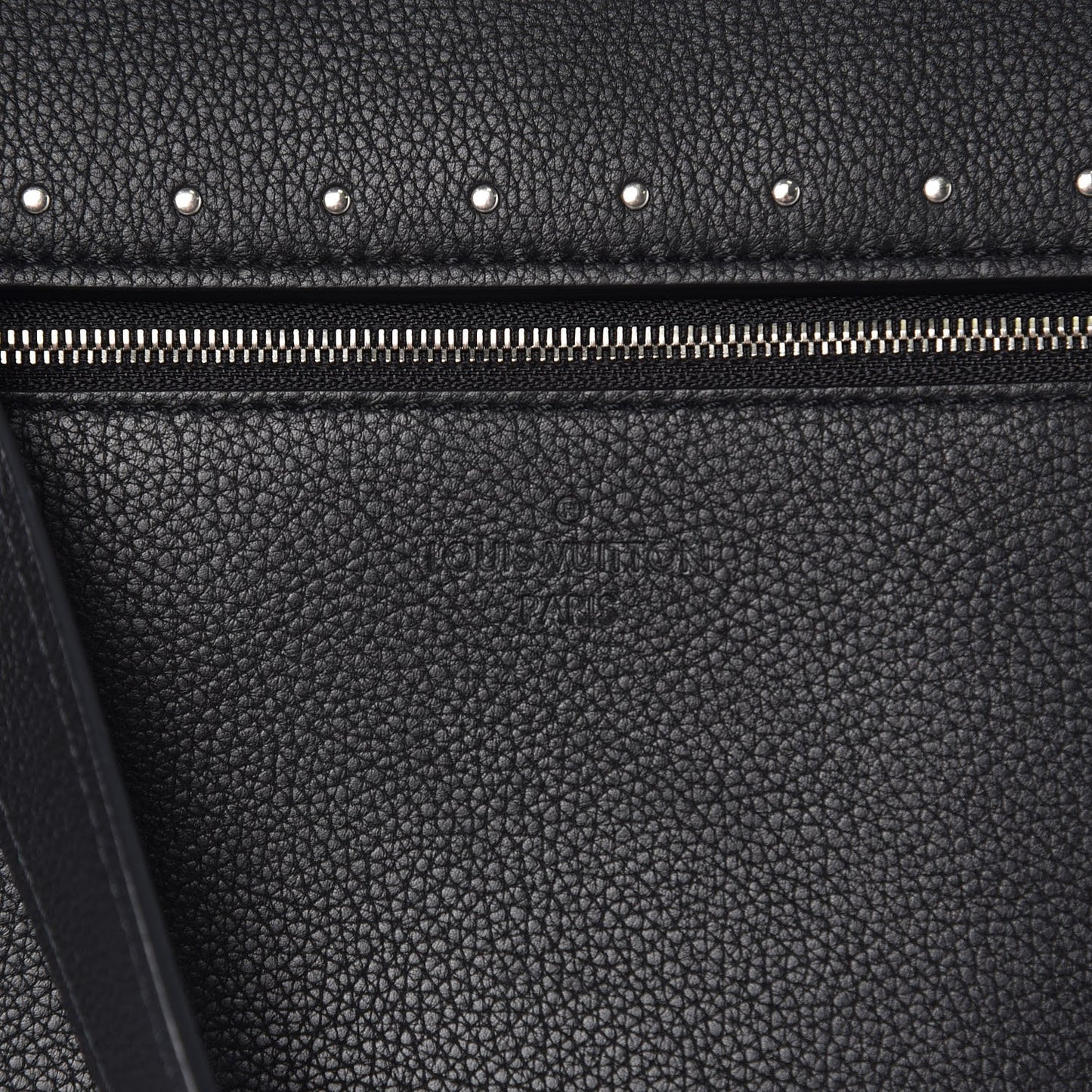 Soft Calfskin My Lockme Studs Black