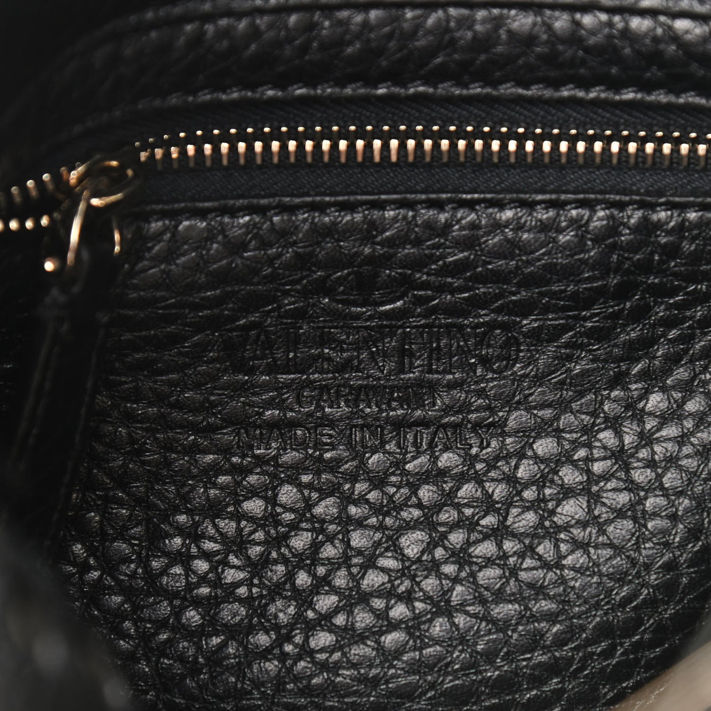 Pebbled Calfskin Mini Rockstud Flip-Lock Messenger Bag Black