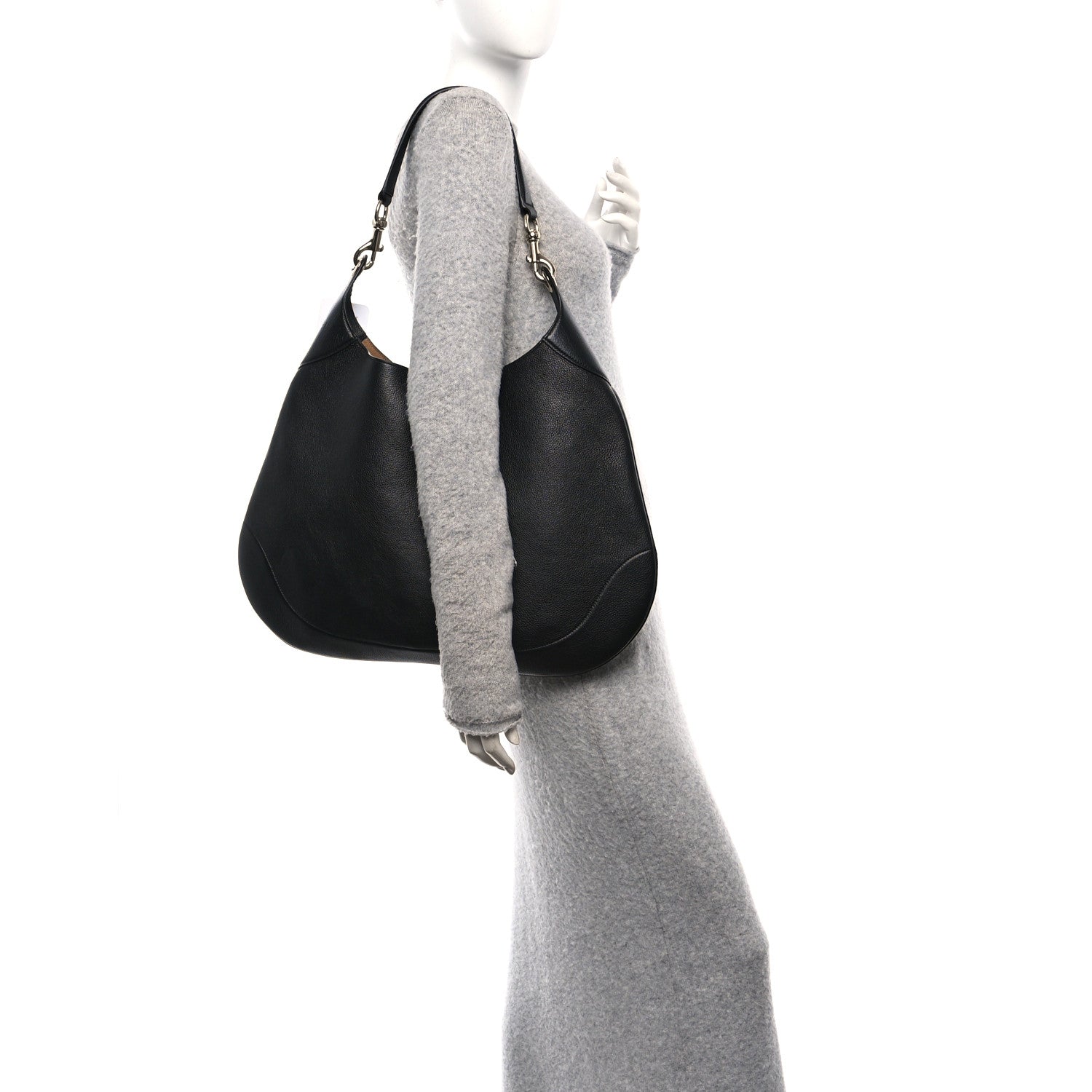 Gucci Soft Grained Calfskin Maxi B Hobo Black 1811945 – FASHIONPHILE