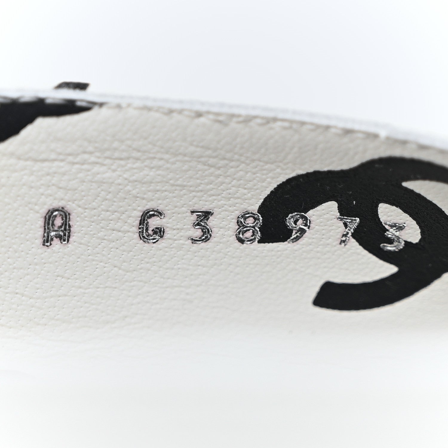 Chanel Printed Lambskin Coco Beach Sandals 38 White Black 7 of 8