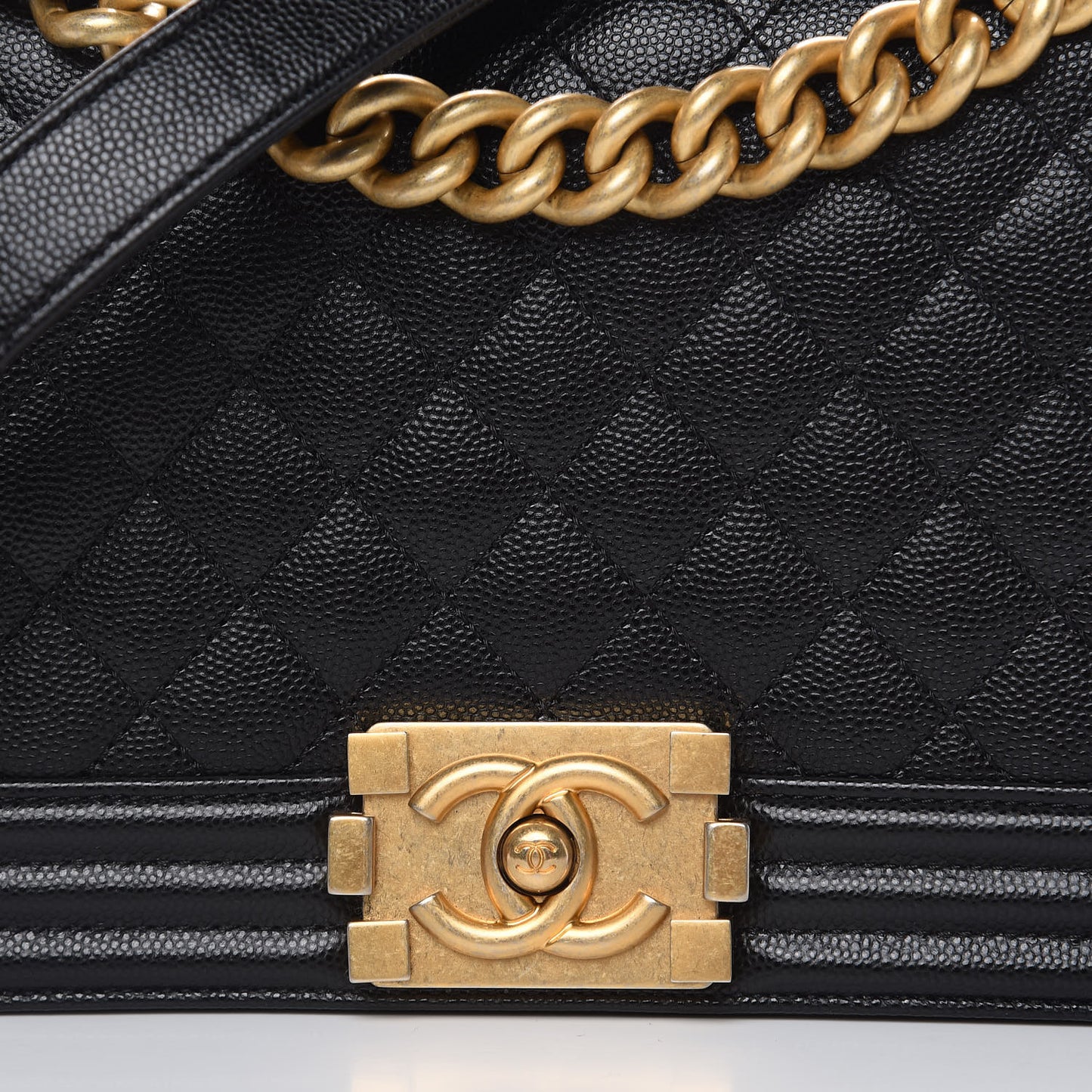 Caviar Quilted Medium Boy Flap Black