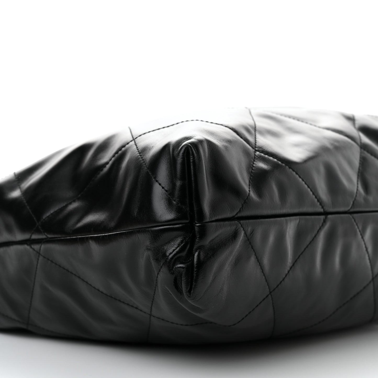 Shiny Calfskin Quilted Chanel 22 Black