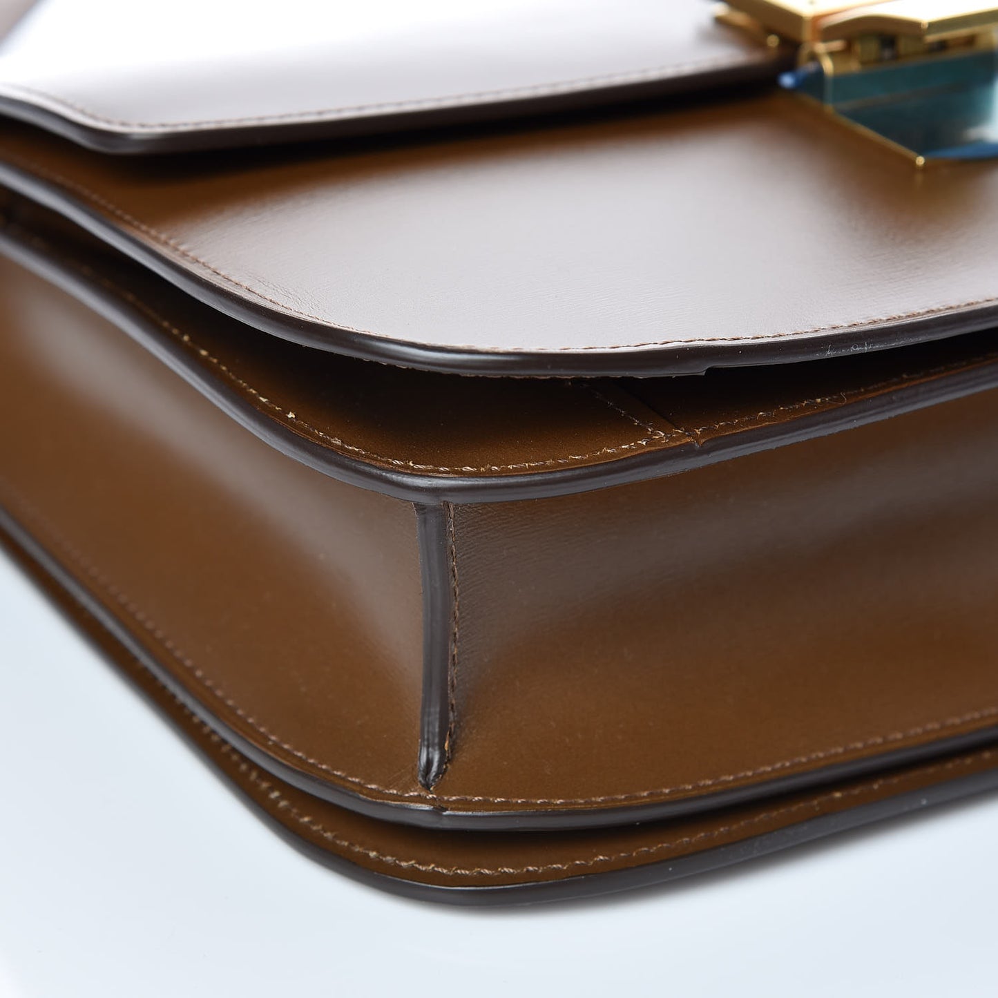 Box Calfskin Medium Classic Box Flap Bag Camel
