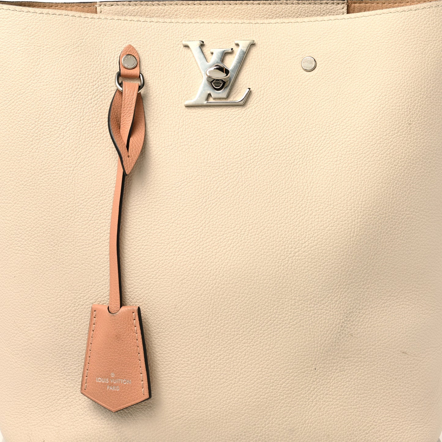 Calfskin Lockme Bucket Soie Quartz Calla