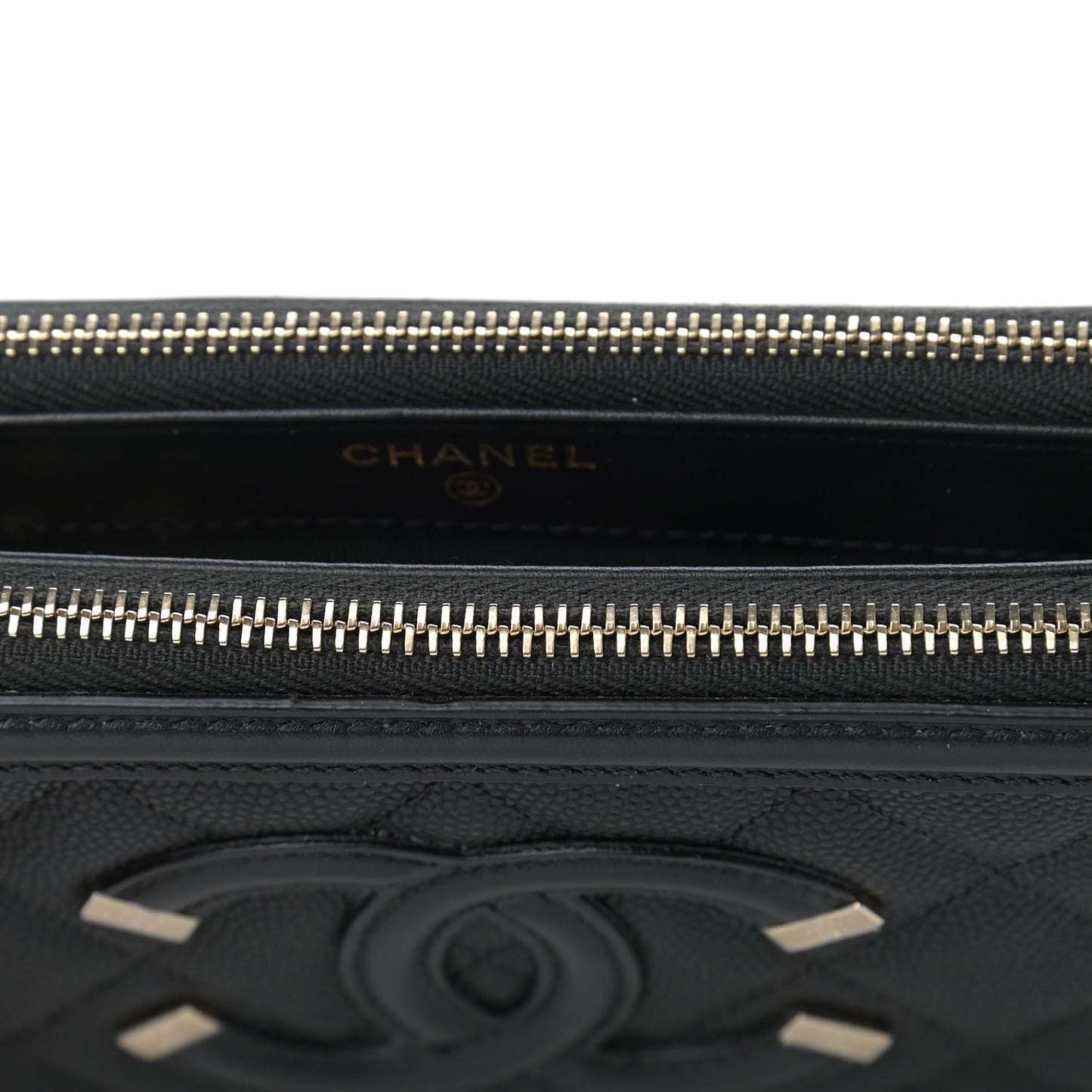 Caviar Quilted CC Filigree Clutch With Chain Black