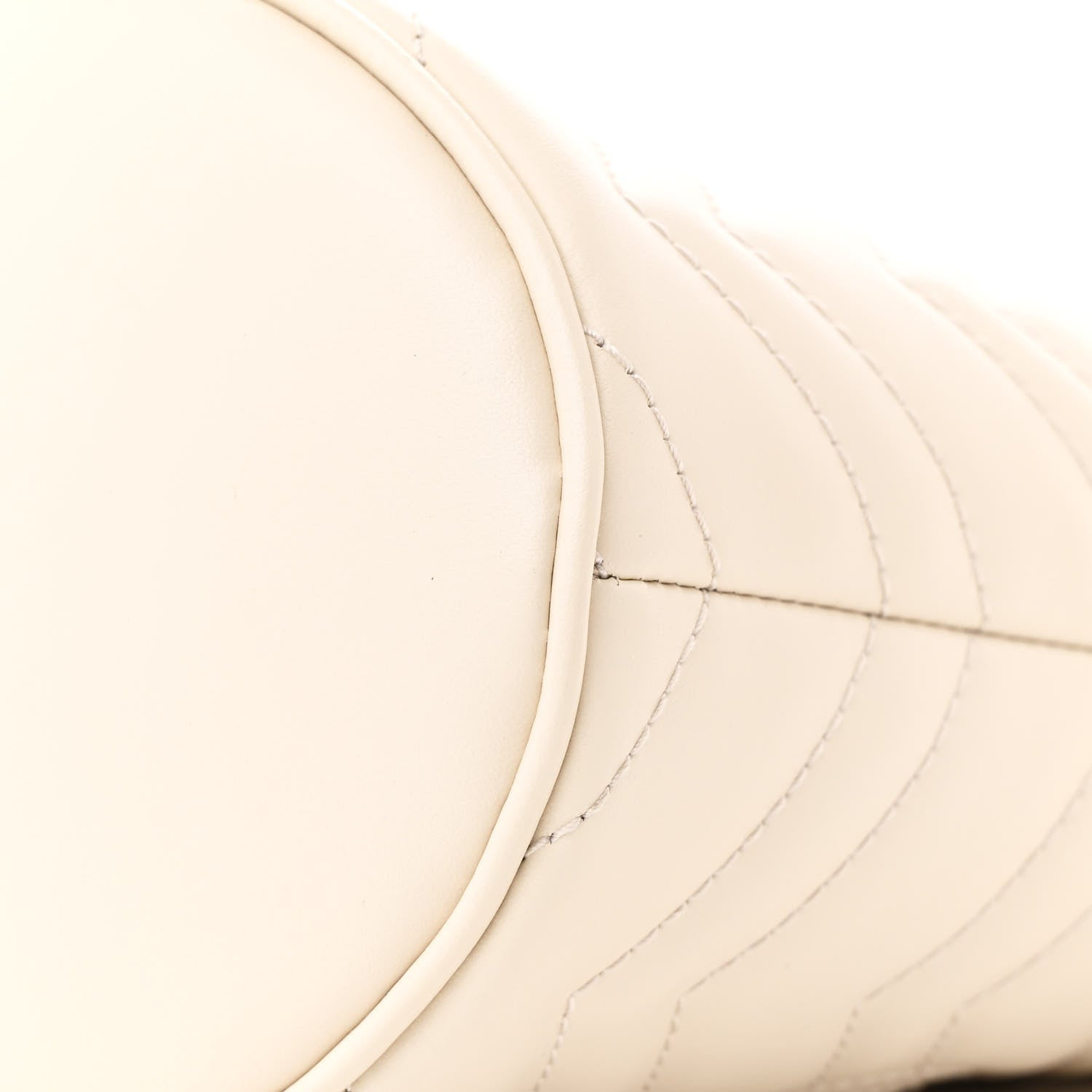Gucci Calfskin Matelasse Mini GG Marmont 2.0 Bucket Bag White 20 of 21