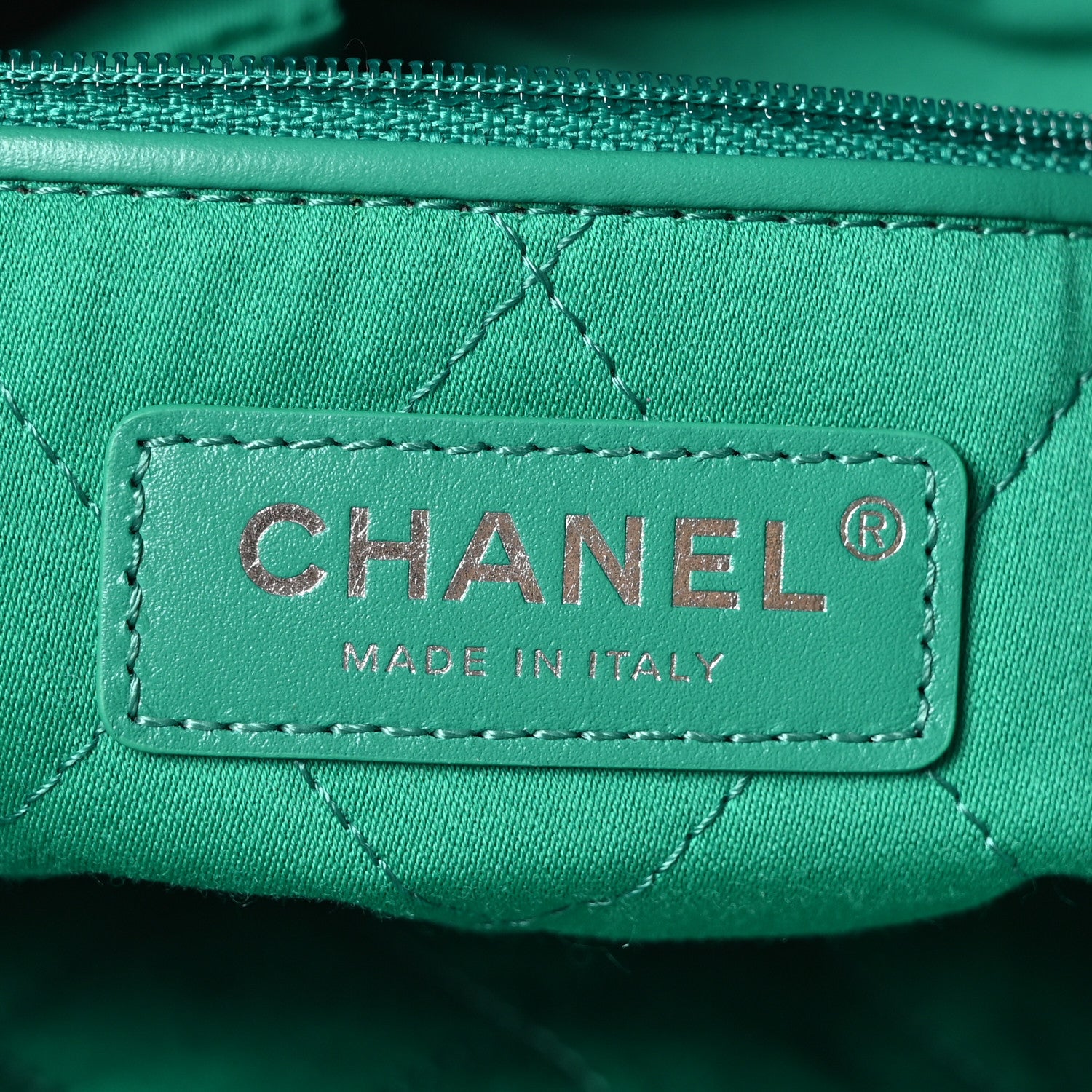 Chanel Shiny Calfskin Quilted Chanel 22 Green 7 of 11