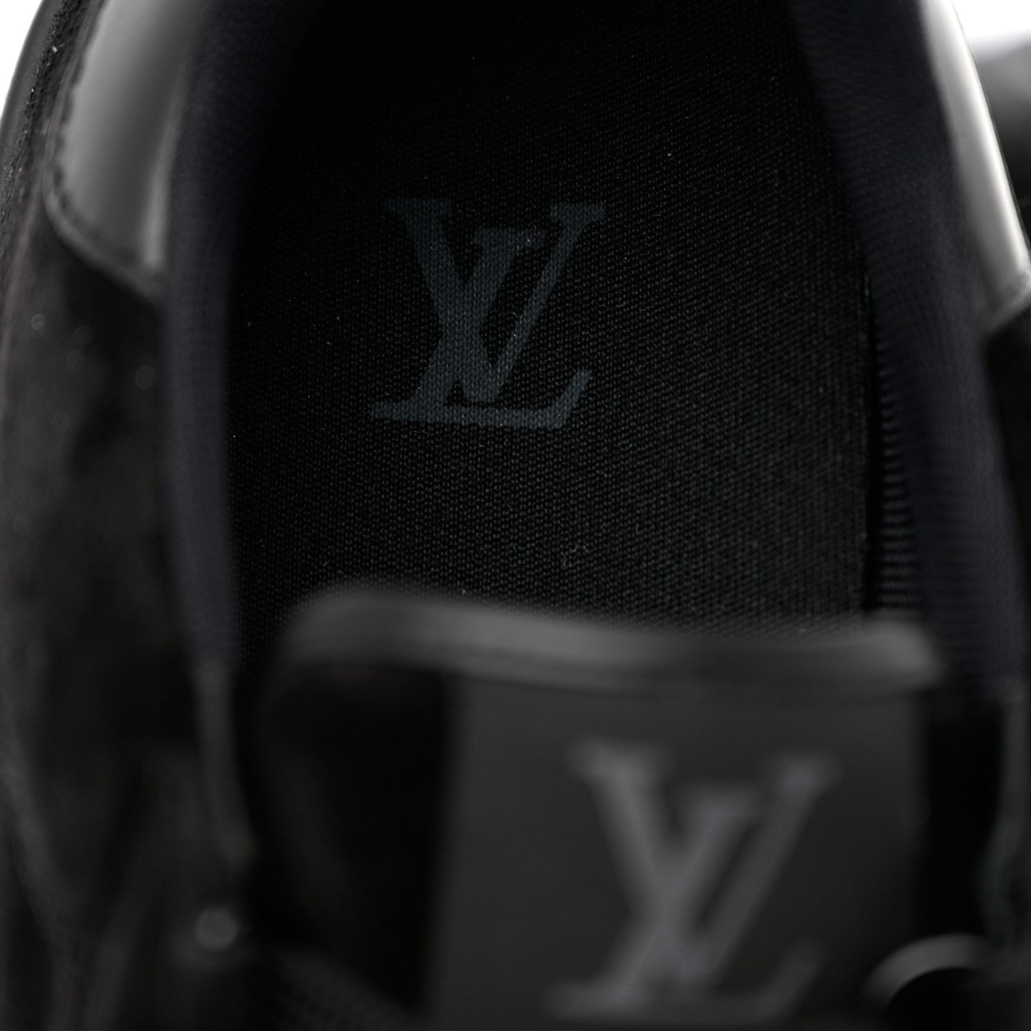 Suede Mens LV Trainer Sneakers 9.5 Black