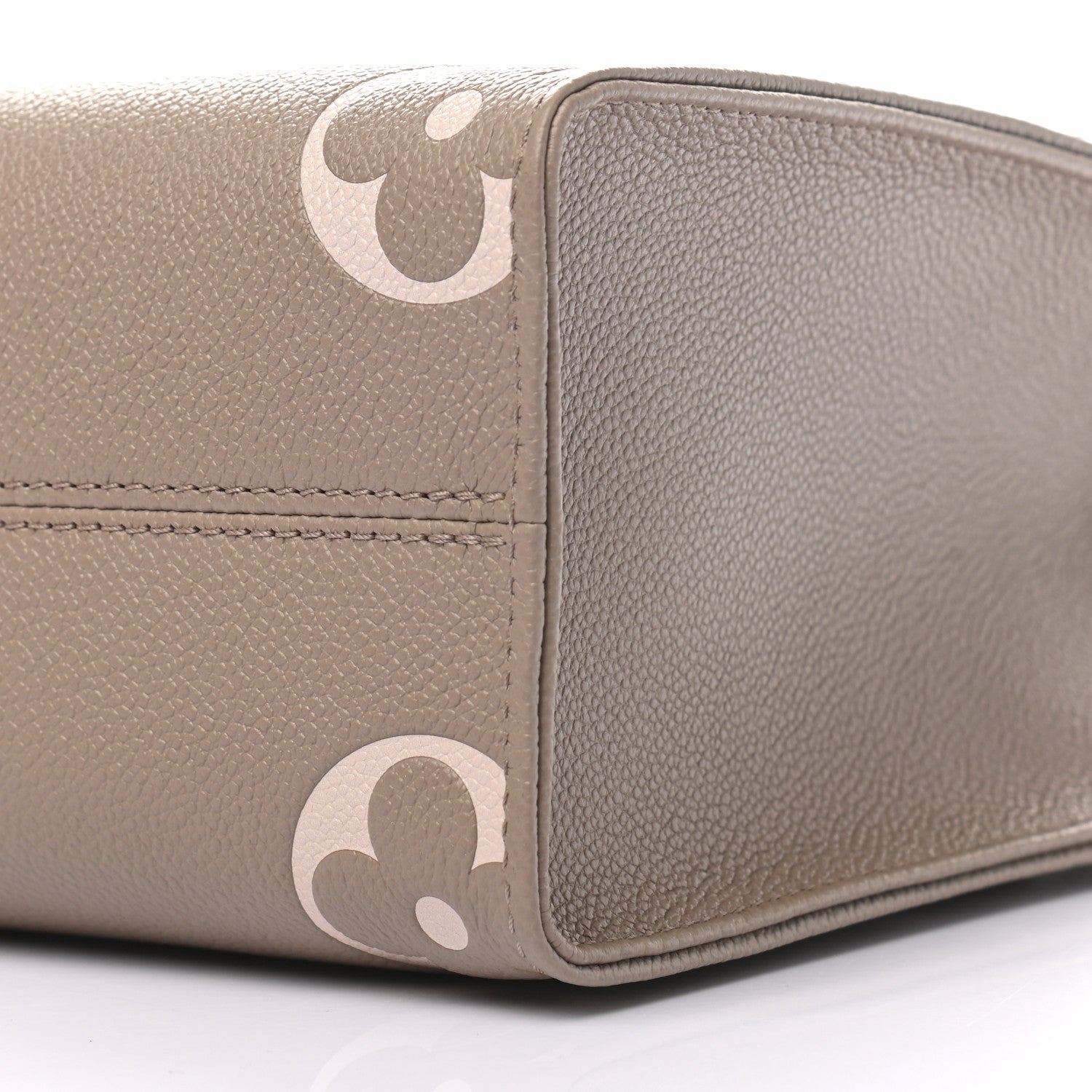 Louis Vuitton Empreinte Monogram Giant Onthego PM Tourterelle Creme 8 of 8
