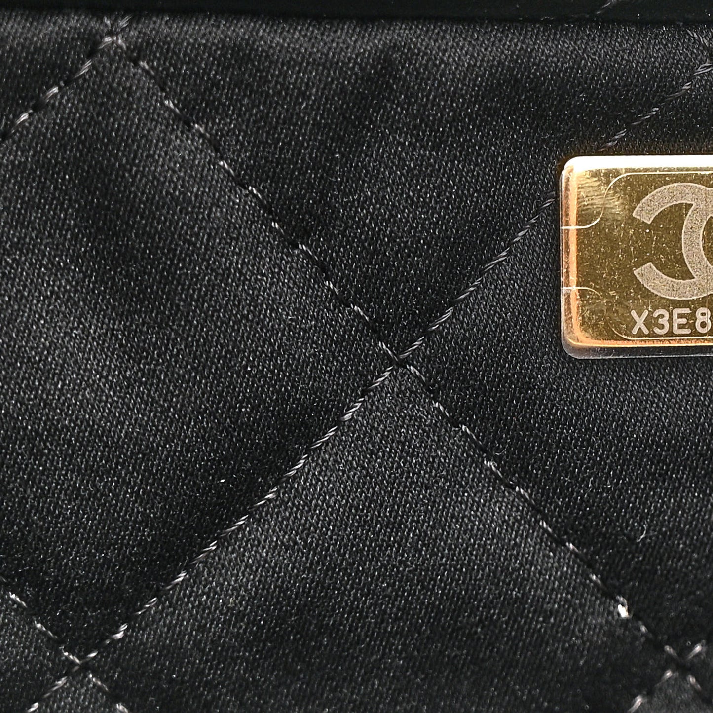 Shiny Calfskin Quilted Chanel 22 Black