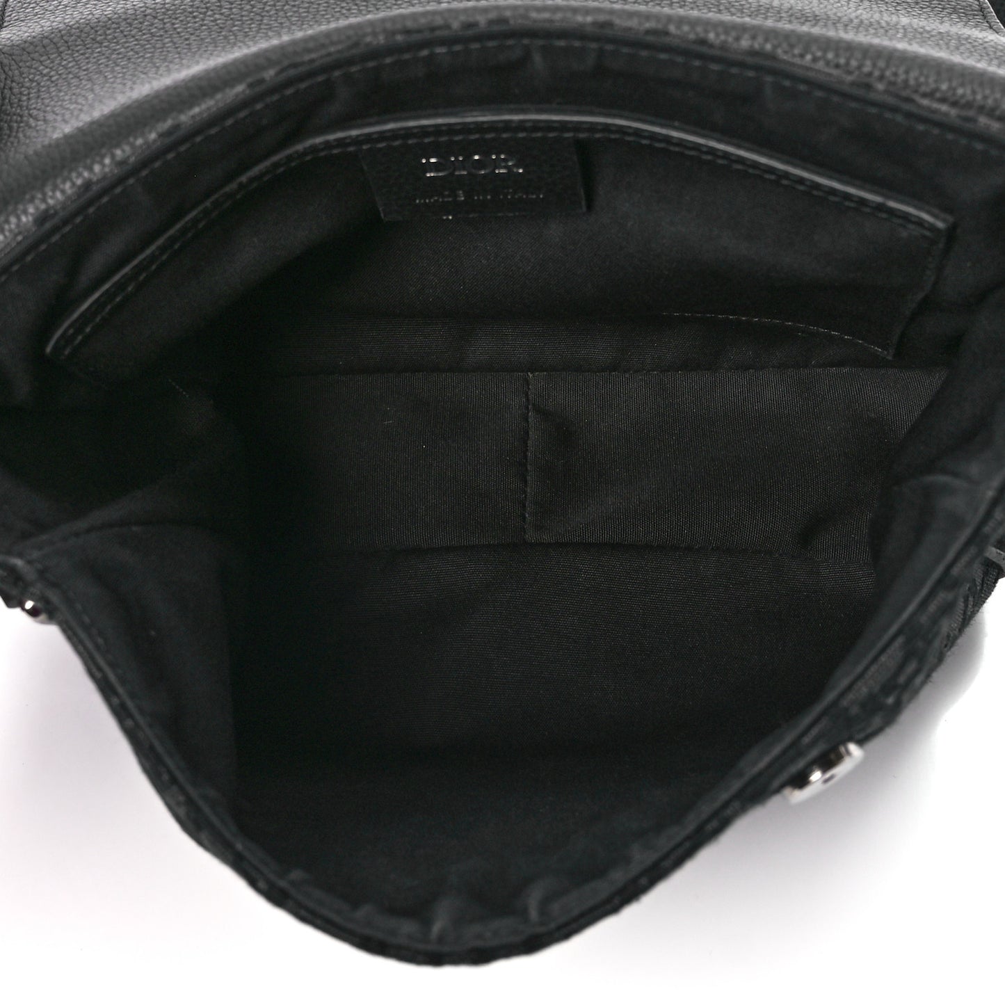 Grained Calfskin Oblique Mini Saddle Messenger Black