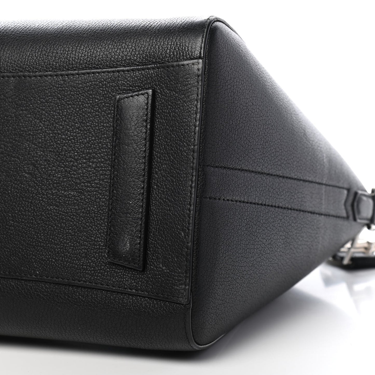 Sugar Goatskin Medium Antigona Black