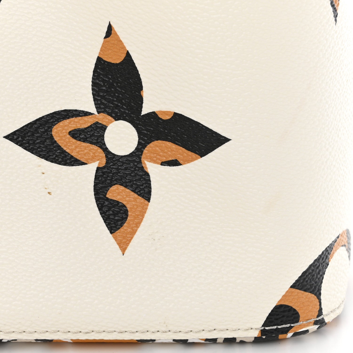Louis Vuitton Monogram Giant Jungle NéoNoé Ivory 12 of 13