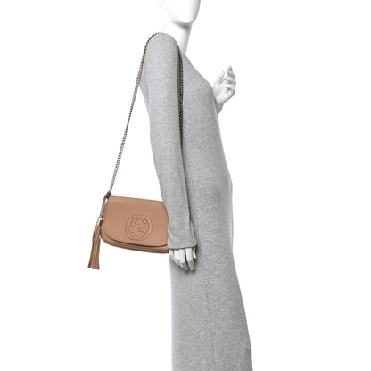 Gucci Pebbled Calfskin Medium Soho Flap Crossbody Camelia 2 of 10
