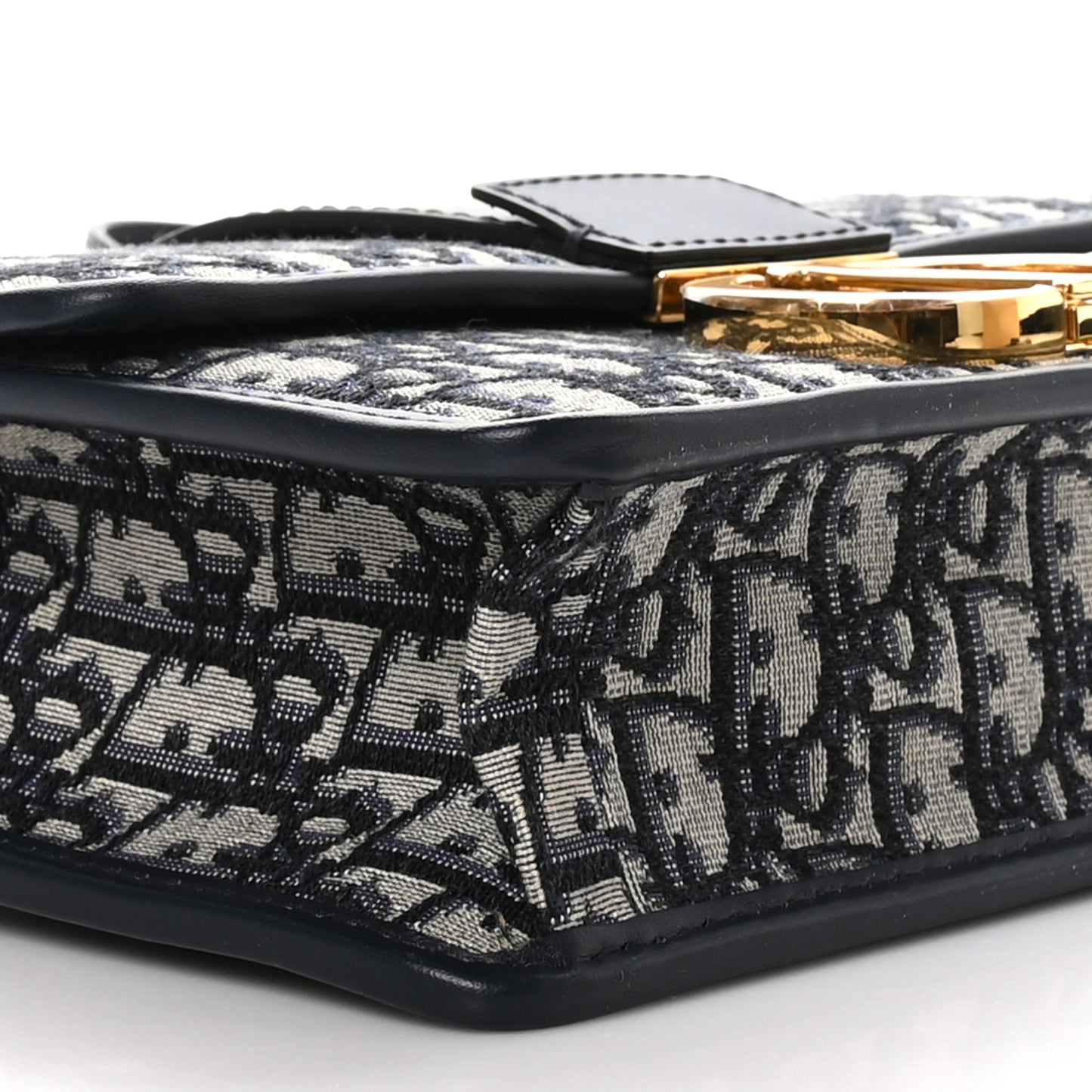 Oblique 30 Montaigne Flap Bag Blue