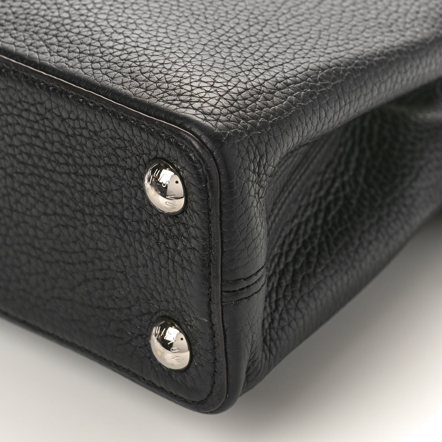 Taurillon Snakeskin Capucines BB Black