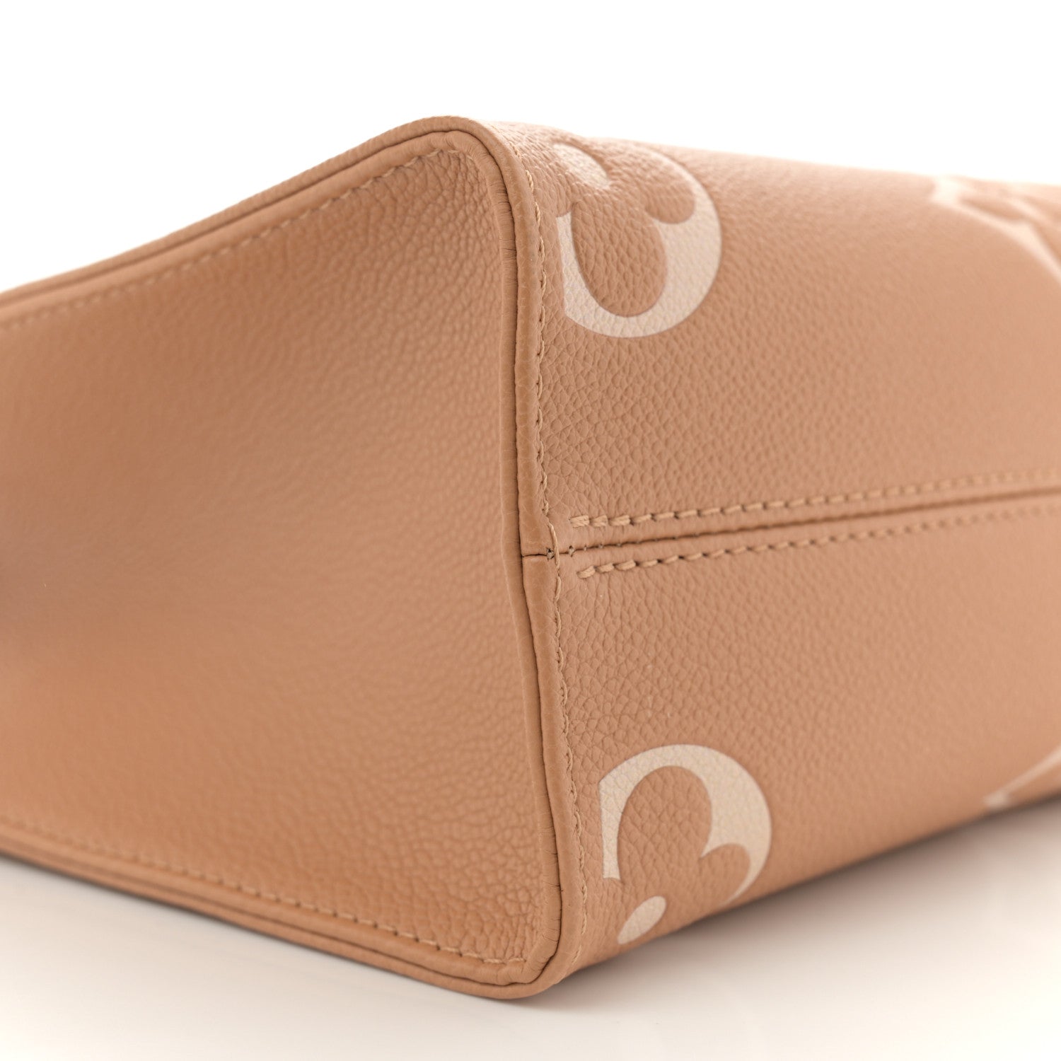 Louis Vuitton Empreinte Monogram Giant Onthego PM Arizona Creme 8 of 9